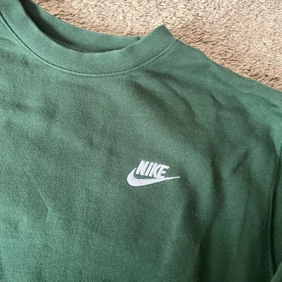 Nike Men's Sportswear Club Fleece Crewneck Sweatshirt in Fir, Size Small - Picture 2 of 6